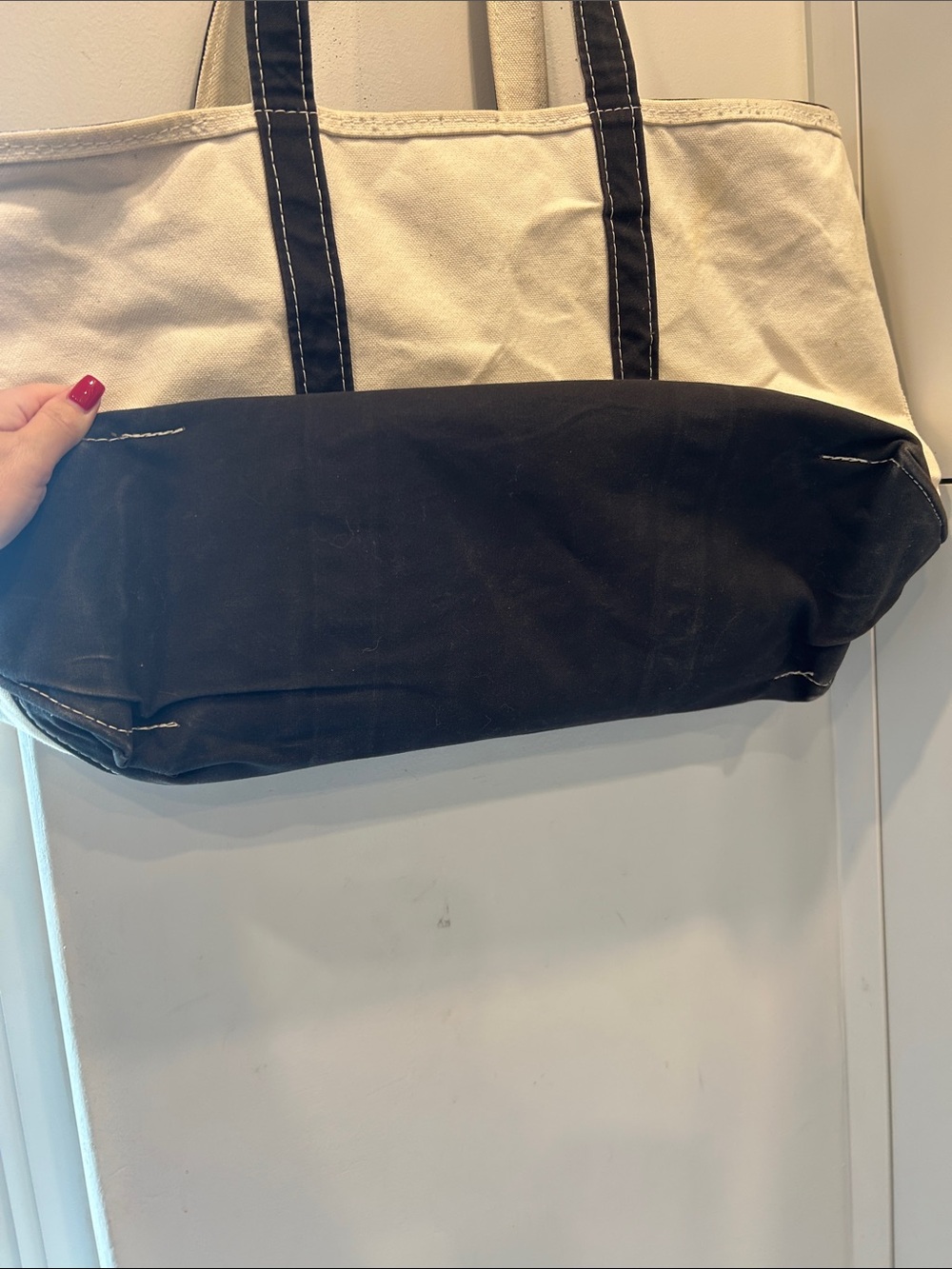 LL Bean Large Zip Top Boat Tote with black trim - Picture 5 of 10